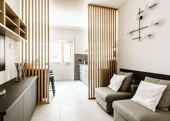 Lumas Bed & Breakfast 4*