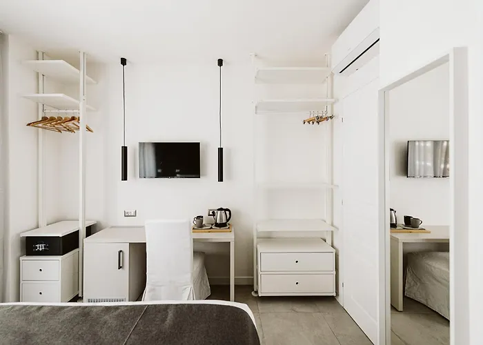 Lumas Bed & Breakfast 4*