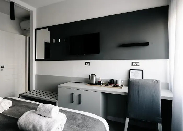 Lumas Bed & Breakfast 4*
