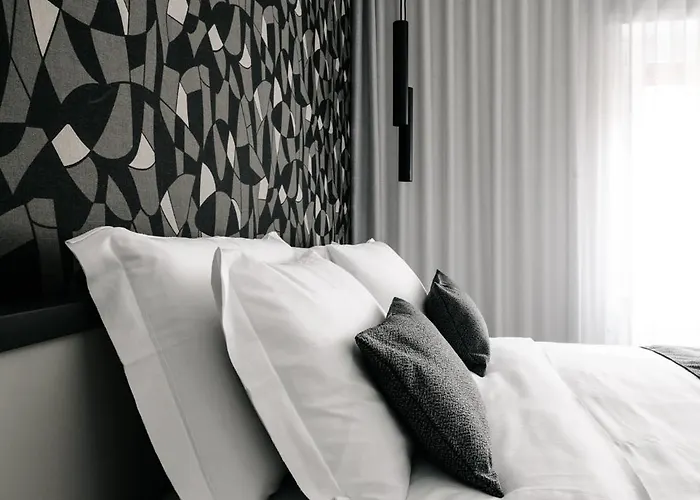 Lumas Bed & Breakfast 4*