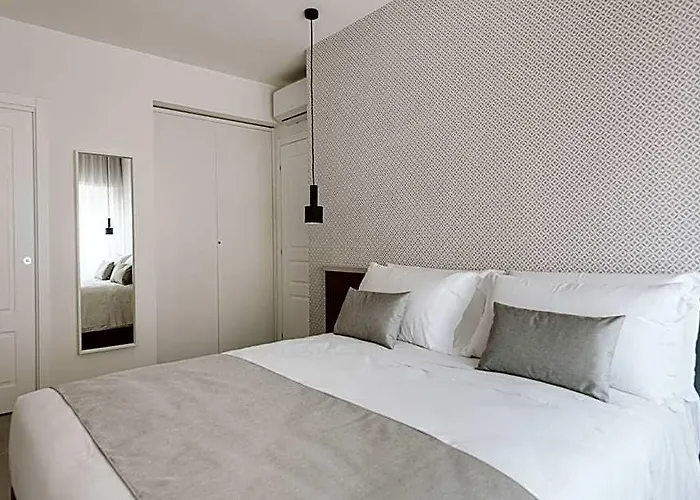 Lumas Bed & Breakfast 4*